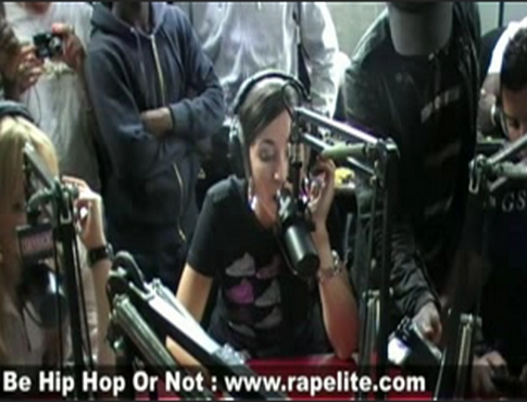  Video Kenza Farah - Live Planete Rap De 30 Minutes Feat Ses Fans Et Se Choristes