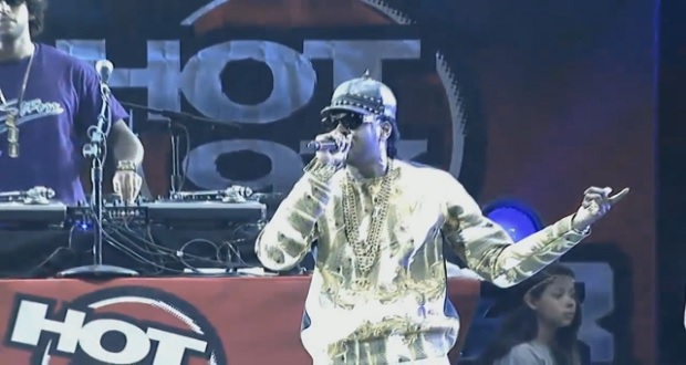 2chainz live rapelite