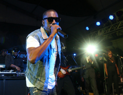 kanyewestpaphotoL150210