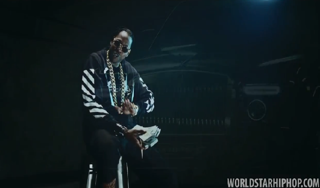 2 Chainz divulgue le clip "Flexin On My Baby Mama"