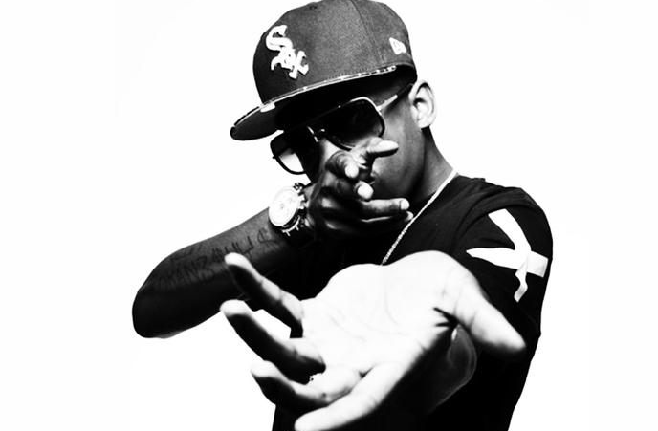 Bobby Shmurda remixe son titre "Hot Nigga" avec Chris Brown, Fabolous, Jadakiss, Busta Rhymes, Yo Gotti, et Rowdy Rebel.