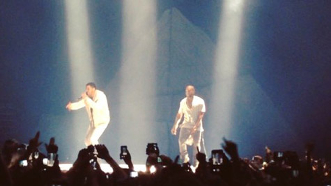 Kanye West invite Drake sur scène pendant son concert à Toronto
